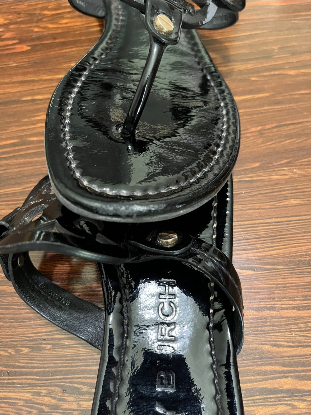 Tory Burch Black Patent Leather Logo Thong Sandals - Picture 15 of 15